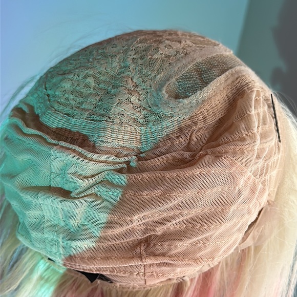 Synthetic bob blonde wig - Picture 8 of 8